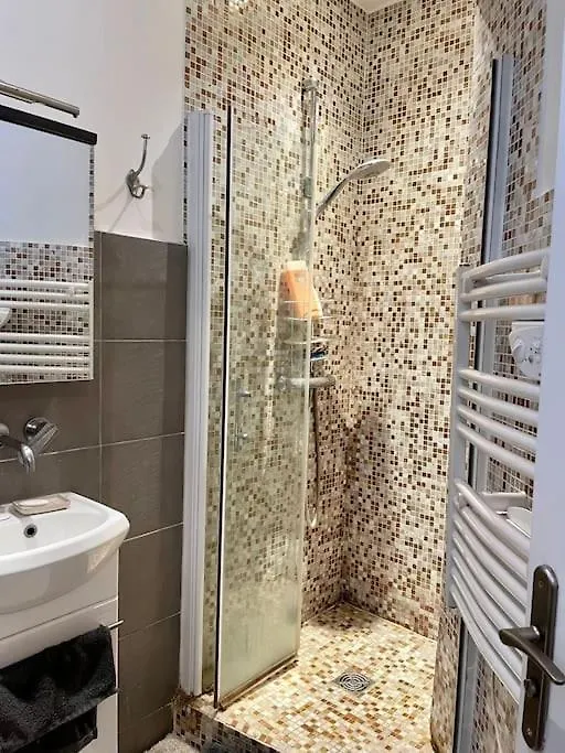 Apartment Paris - Tour Eiffel - Bail Mobilite 0*,  צרפת